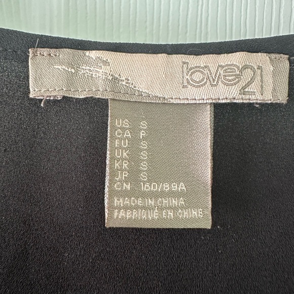 Black Women's Top - Picture 4 of 4